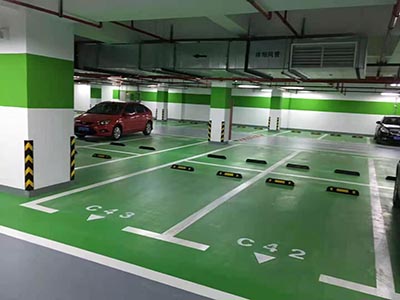 蘇州廠區(qū)道路劃線多少錢，蘇州廠區(qū)道路劃線施工隊(duì)伍？飛揚(yáng)市政交通設(shè)施有著過硬的產(chǎn)品質(zhì)量,獲得眾客戶的好評道路劃線 收費(fèi)透明,無隱藏消費(fèi)內(nèi)容,服務(wù)周到,歡迎致電咨詢！

