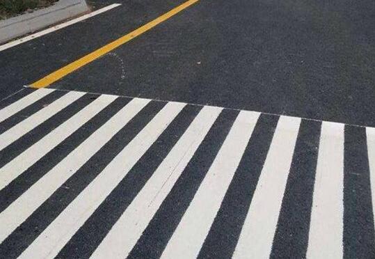 道路劃線，道路標線是怎么畫出來的？