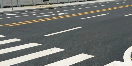 蘇州車位劃線解析，車間白色斑馬線劃線寬度是多少？帶來(lái)高效與安全