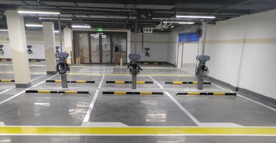 蘇州車位劃線，飛揚(yáng)專業(yè)施工團(tuán)隊